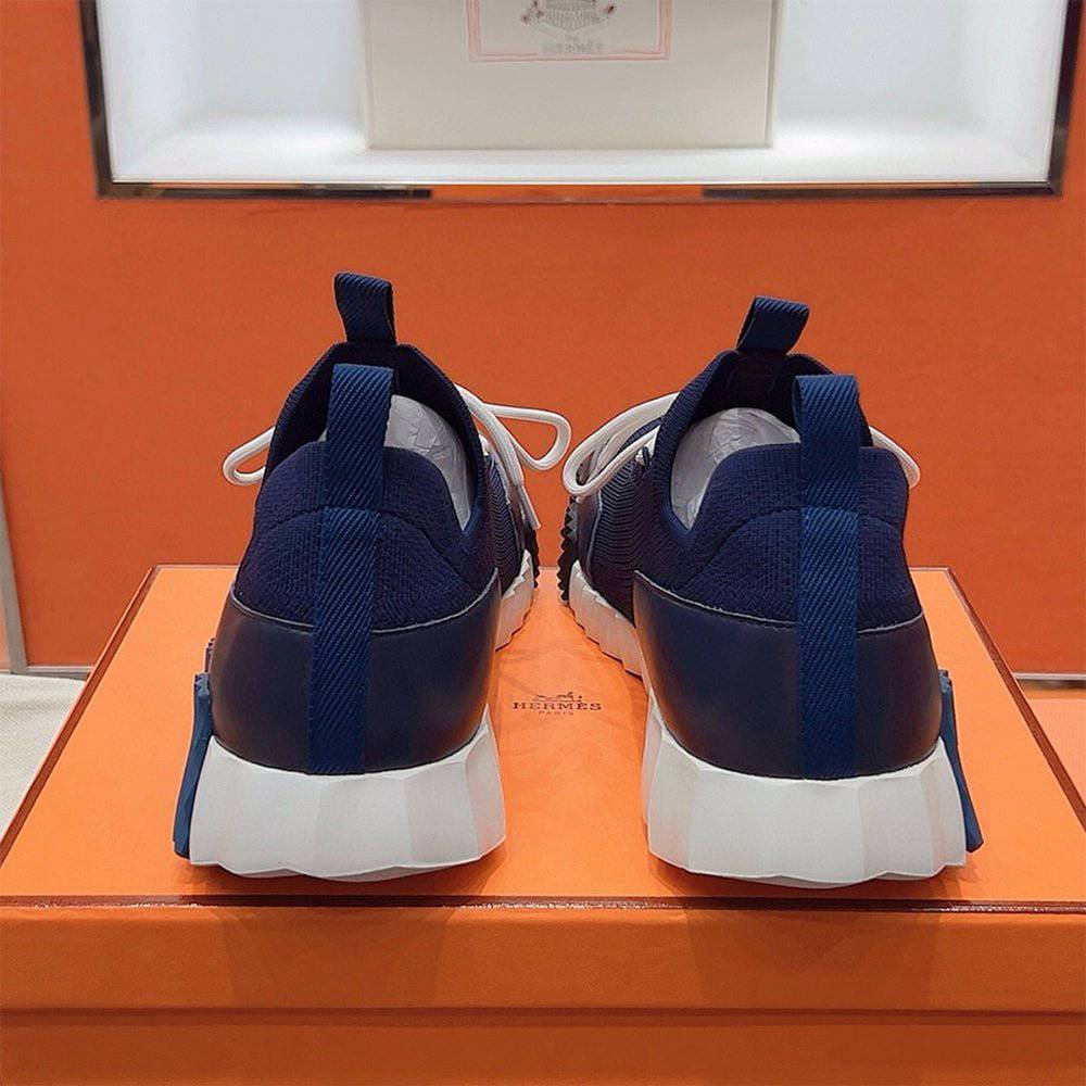 Bouncing Sneaker - 24HEARTZ