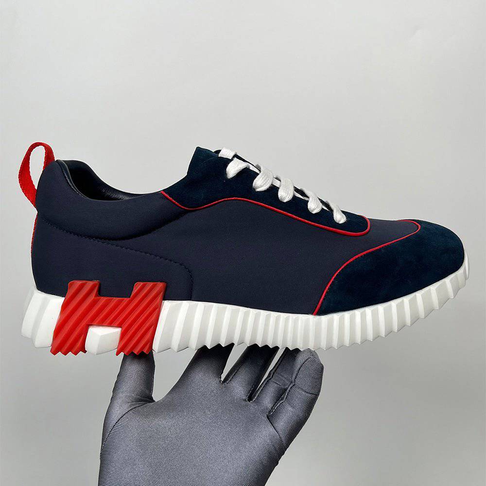 Bouncing Sneaker - 24HEARTZ