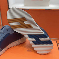 Bouncing Sneaker - 24HEARTZ