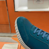 Bouncing Sneaker - 24HEARTZ