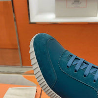 Bouncing Sneaker - 24HEARTZ