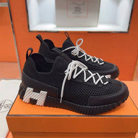 Bouncing Sneaker - 24HEARTZ