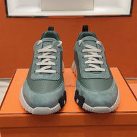 Bouncing Sneaker - 24HEARTZ