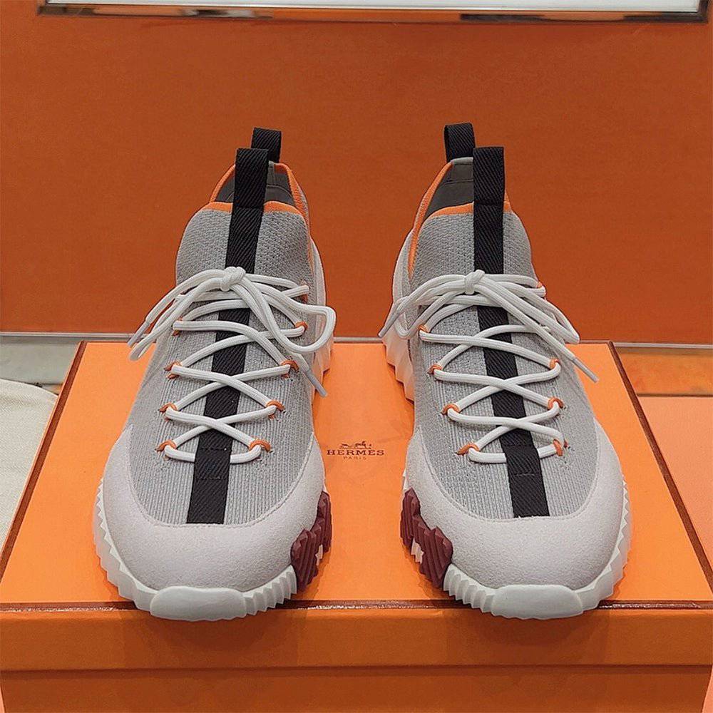 Bouncing Sneaker - 24HEARTZ