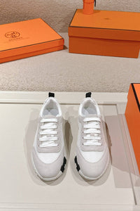 Bouncing Sneaker - 24HEARTZ