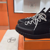 Bouncing Sneaker - 24HEARTZ