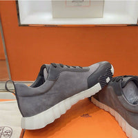 Bouncing Sneaker - 24HEARTZ