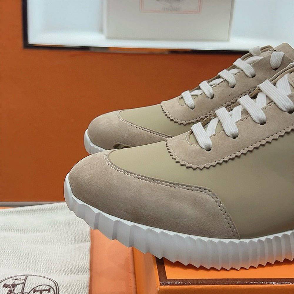 Bouncing Sneaker - 24HEARTZ