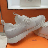 Bouncing Sneaker - 24HEARTZ