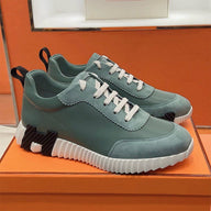 Bouncing Sneaker - 24HEARTZ