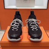 Bouncing Sneaker - 24HEARTZ