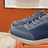 Bouncing Sneaker - 24HEARTZ