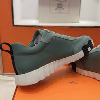 Bouncing Sneaker - 24HEARTZ