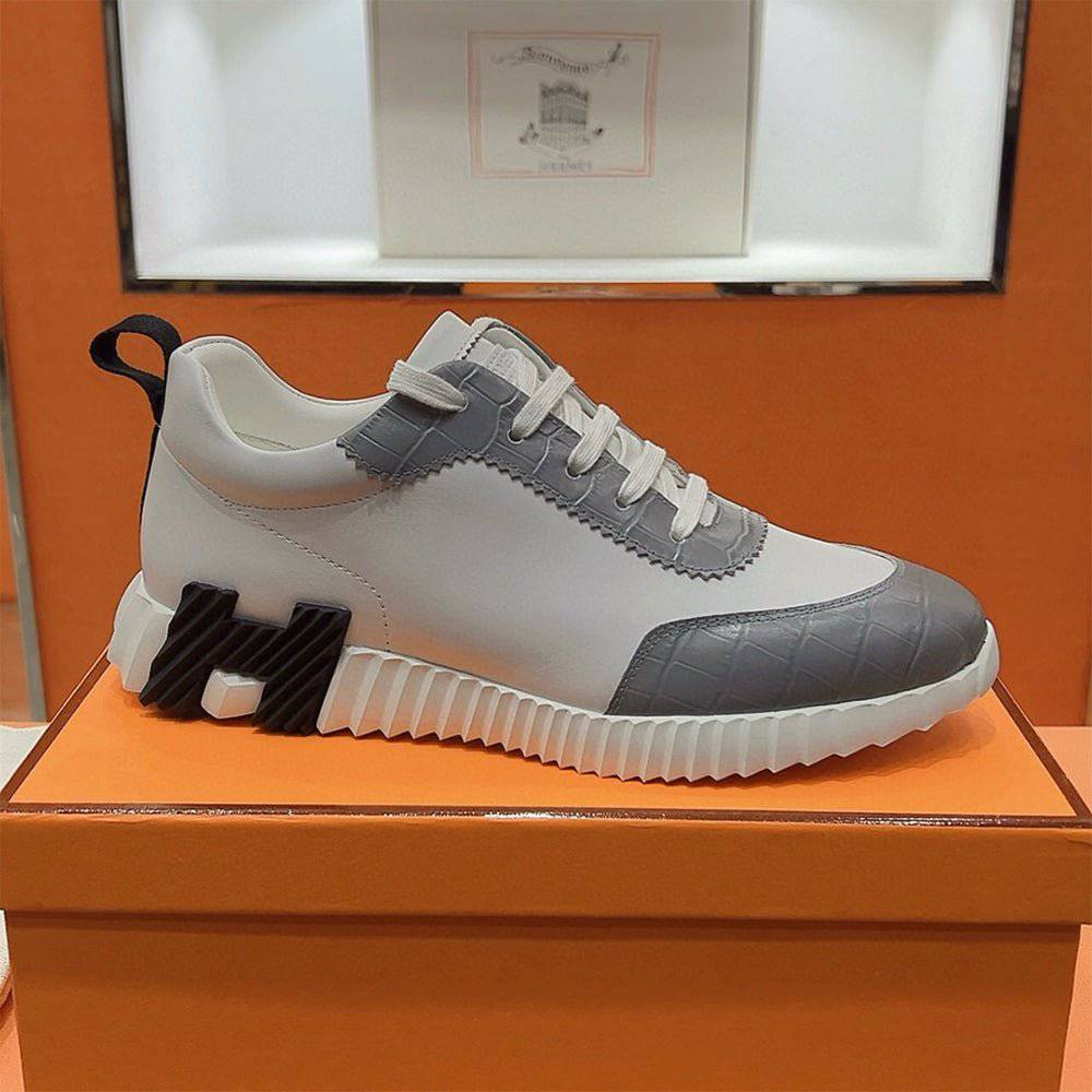 Bouncing Sneaker - 24HEARTZ