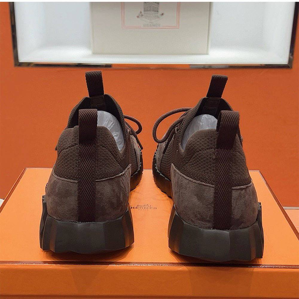 Bouncing Sneaker - 24HEARTZ