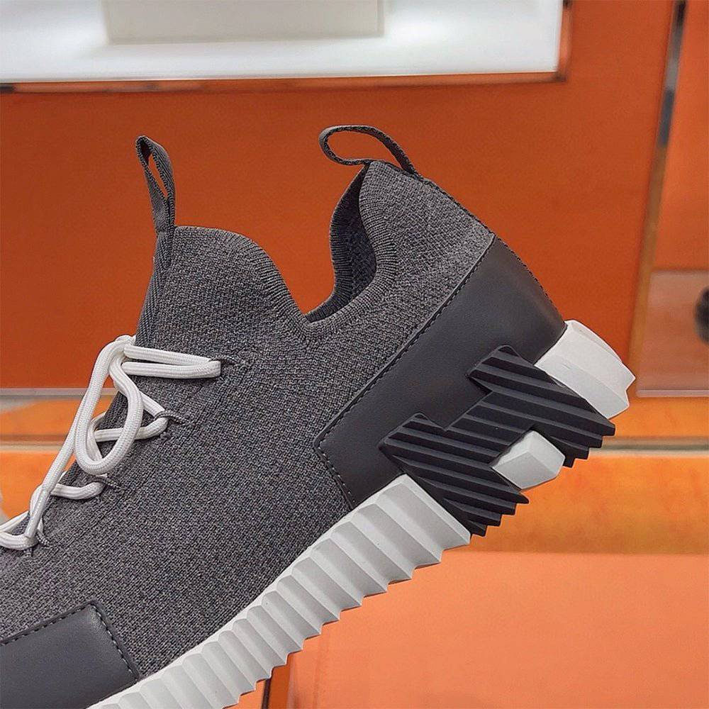 Bouncing Sneaker - 24HEARTZ