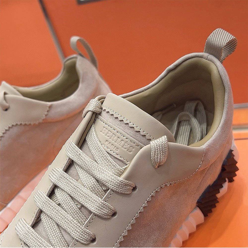 Bouncing Sneaker - 24HEARTZ