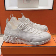 Bouncing Sneaker - 24HEARTZ
