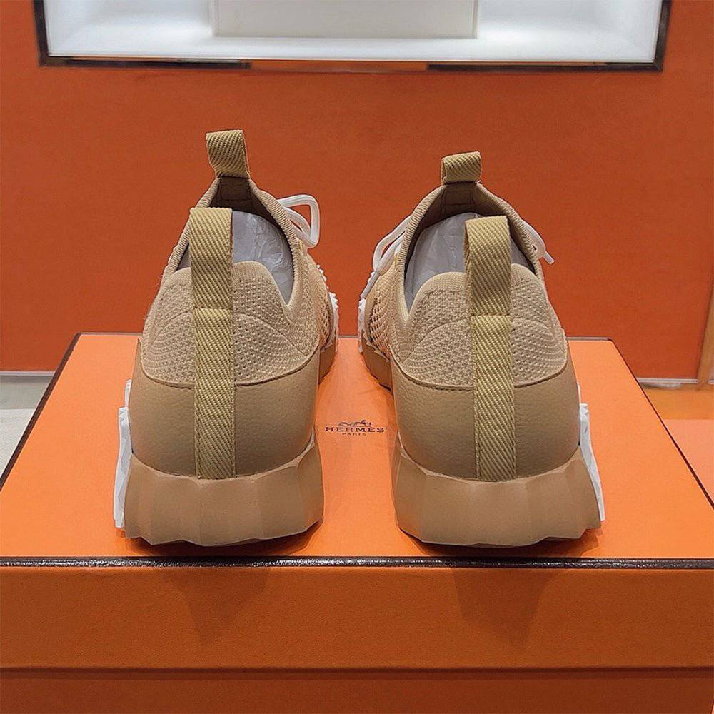 Bouncing Sneaker - 24HEARTZ
