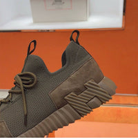 Bouncing Sneaker - 24HEARTZ
