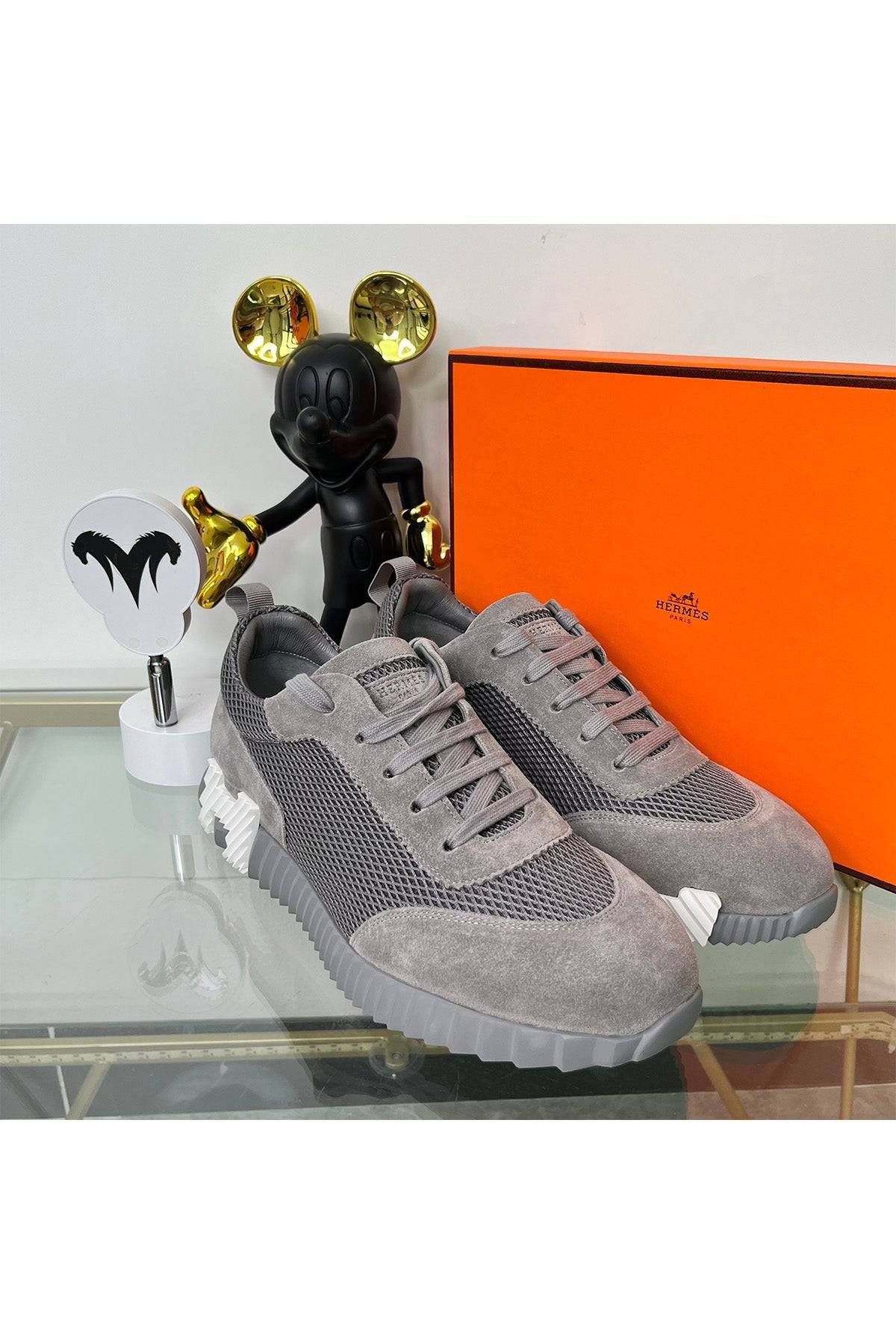 Bouncing Sneaker - 24HEARTZ
