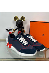 Bouncing Sneaker - 24HEARTZ