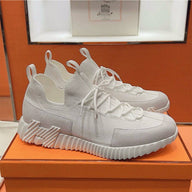 Bouncing Sneaker - 24HEARTZ