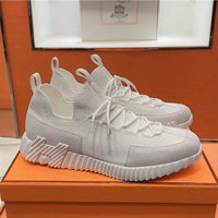 Bouncing Sneaker - 24HEARTZ