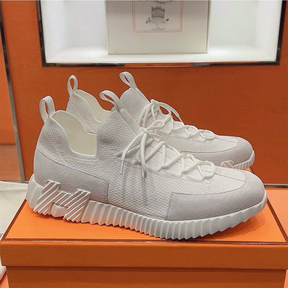 Bouncing Sneaker - 24HEARTZ