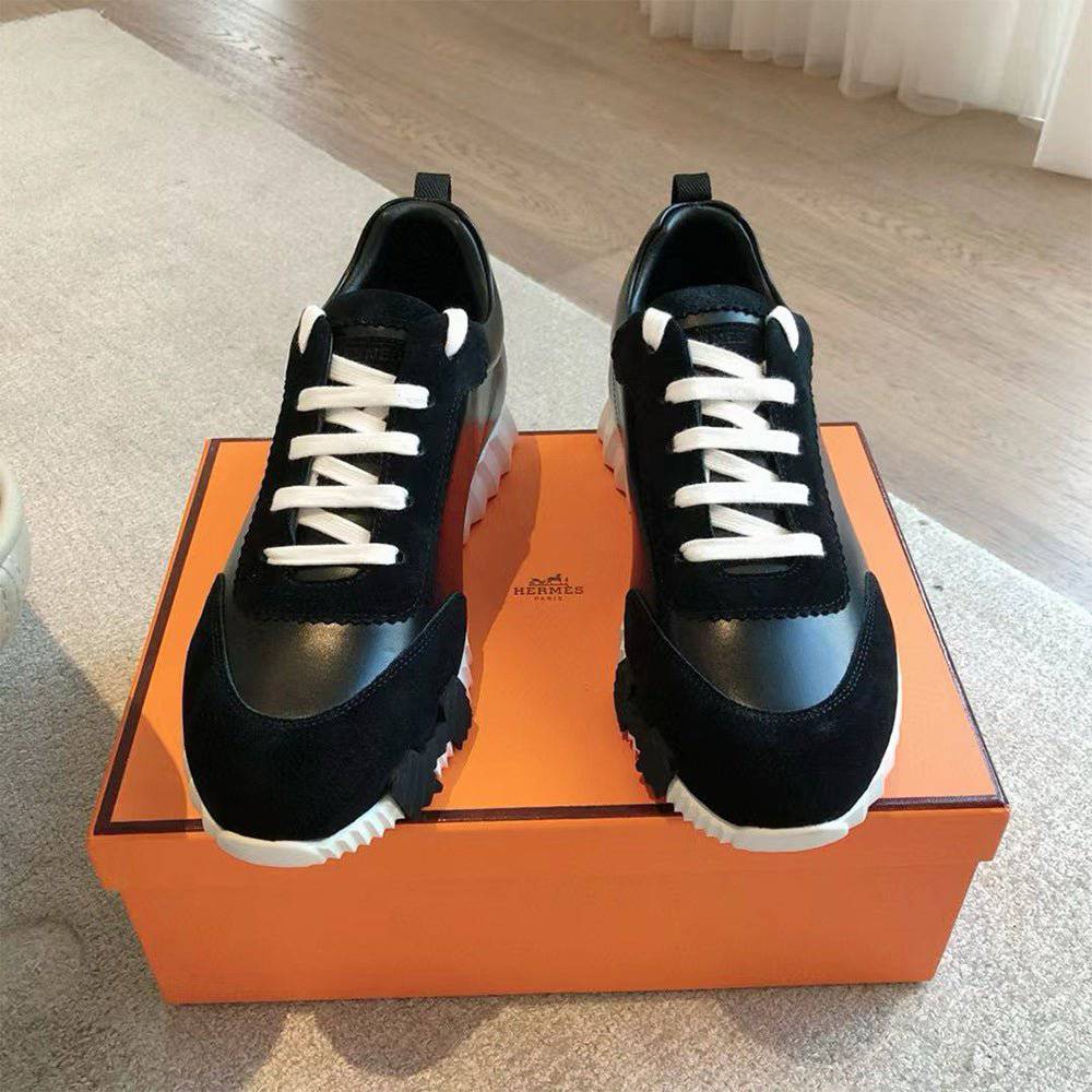 Bouncing Sneaker - 24HEARTZ