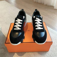 Bouncing Sneaker - 24HEARTZ
