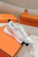Bouncing Sneaker - 24HEARTZ