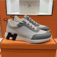 Bouncing Sneaker - 24HEARTZ