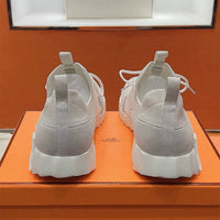 Bouncing Sneaker - 24HEARTZ