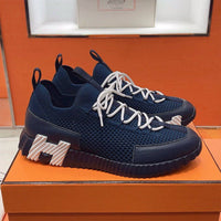 Bouncing Sneaker - 24HEARTZ