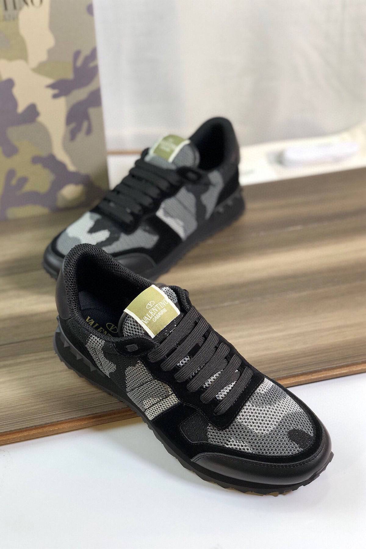 Garavani Sneaker - 24HEARTZ