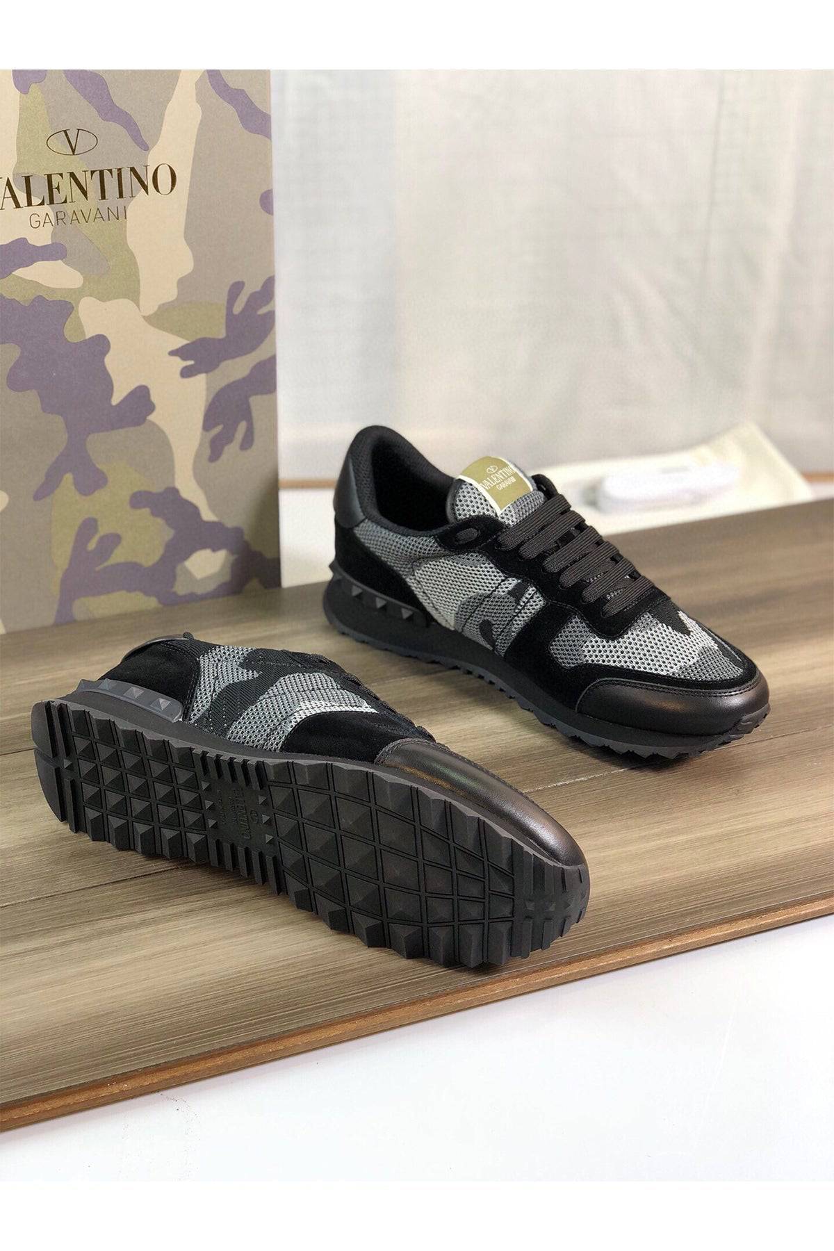 Garavani Sneaker - 24HEARTZ