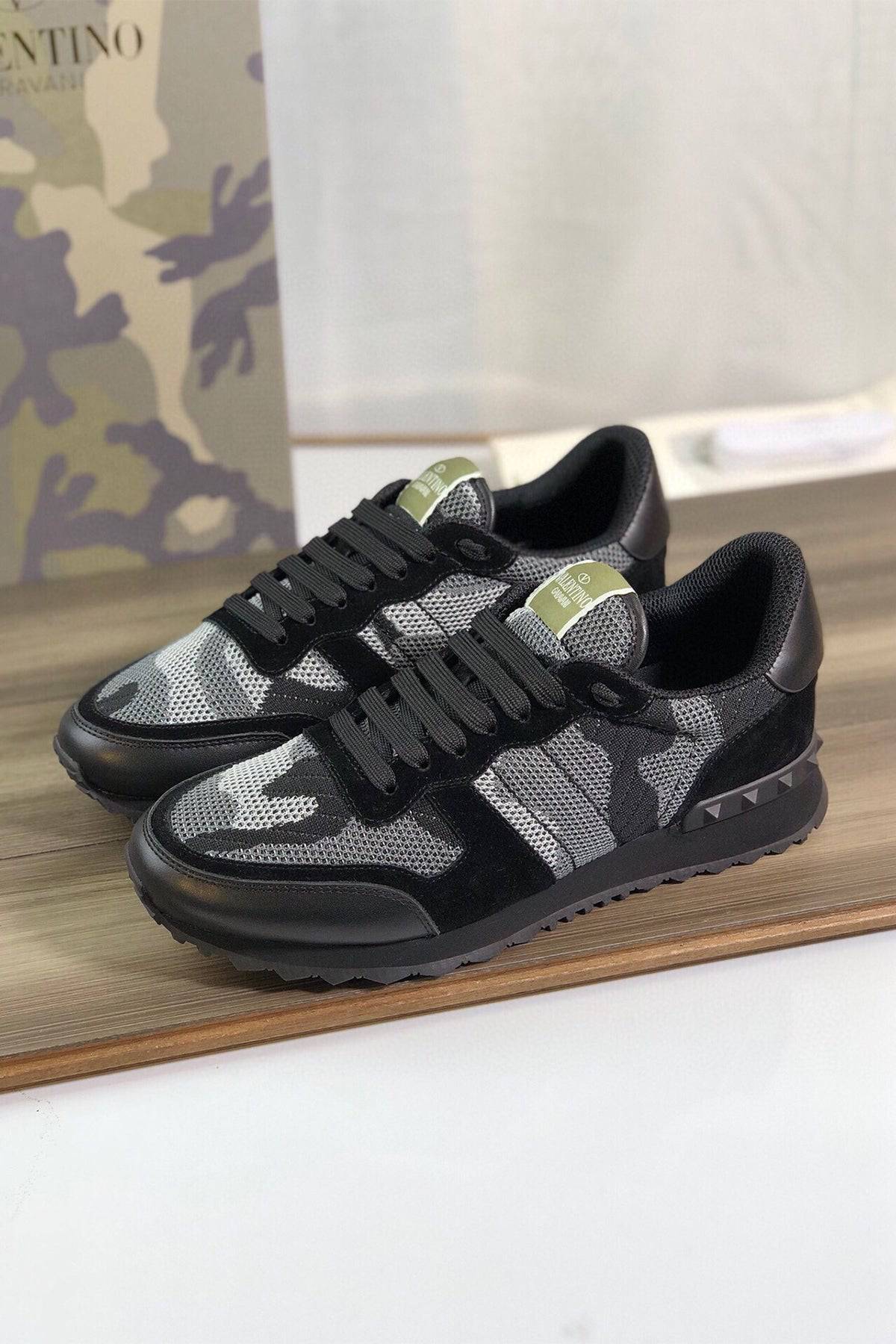 Garavani Sneaker - 24HEARTZ