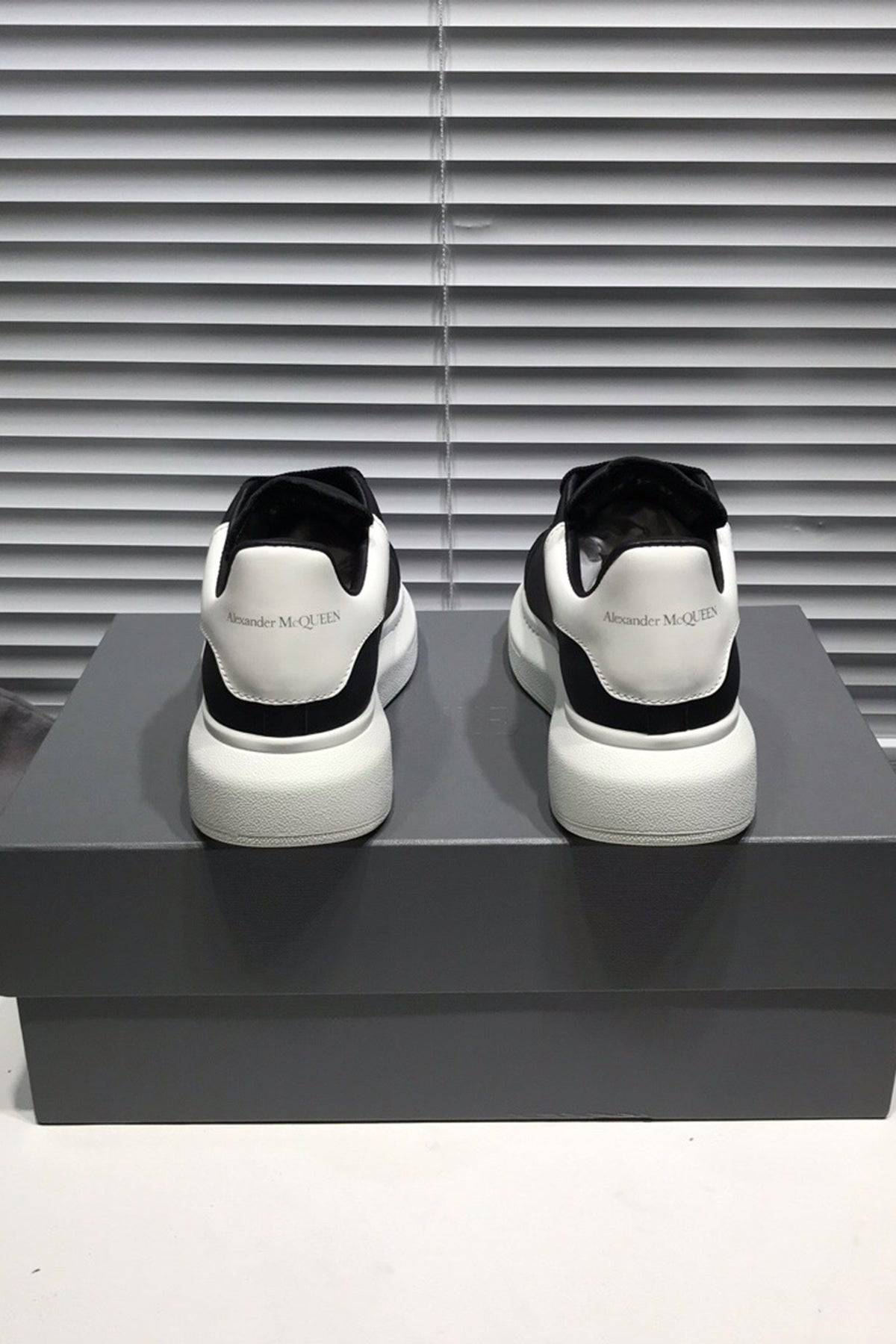 Oversized Sneaker - 24HEARTZ