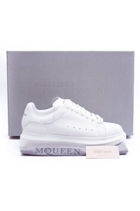 24HEARTZ oversized sneaker in white with chunky sole and lace-up design, showcasing a modern casual style.