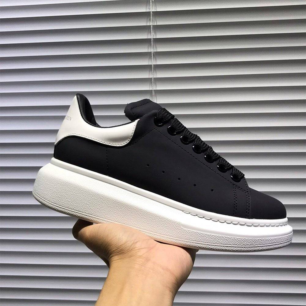 Oversized Sneaker - 24HEARTZ