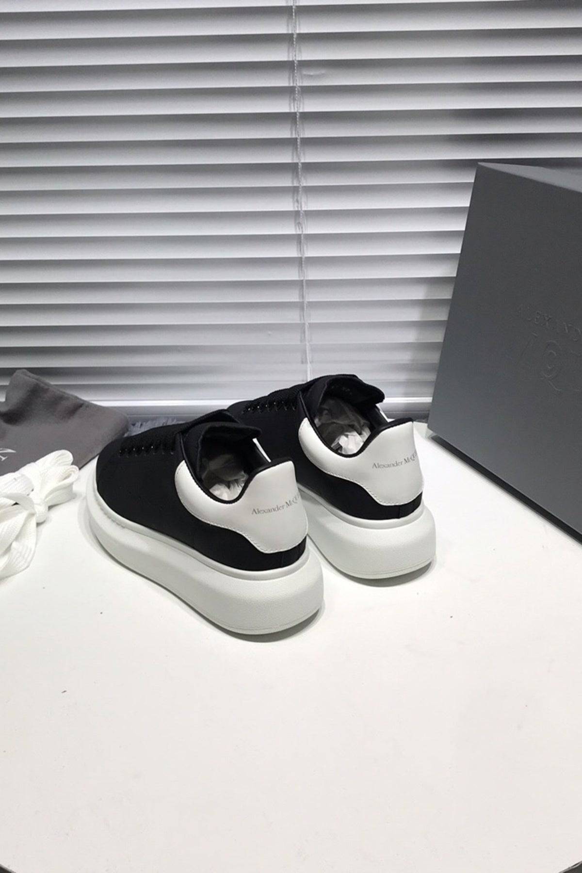 Oversized Sneaker - 24HEARTZ