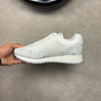 Runaway Sneaker - 24HEARTZ