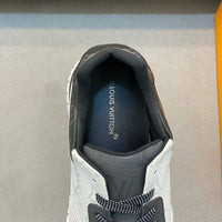 Runaway Sneaker - 24HEARTZ