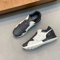 Runaway Sneaker - 24HEARTZ