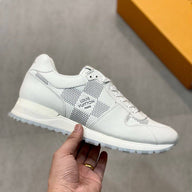 Runaway Sneaker - 24HEARTZ
