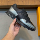 Runaway Sneaker - 24HEARTZ