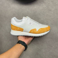 Runaway Sneaker - 24HEARTZ