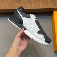 Runaway Sneaker - 24HEARTZ