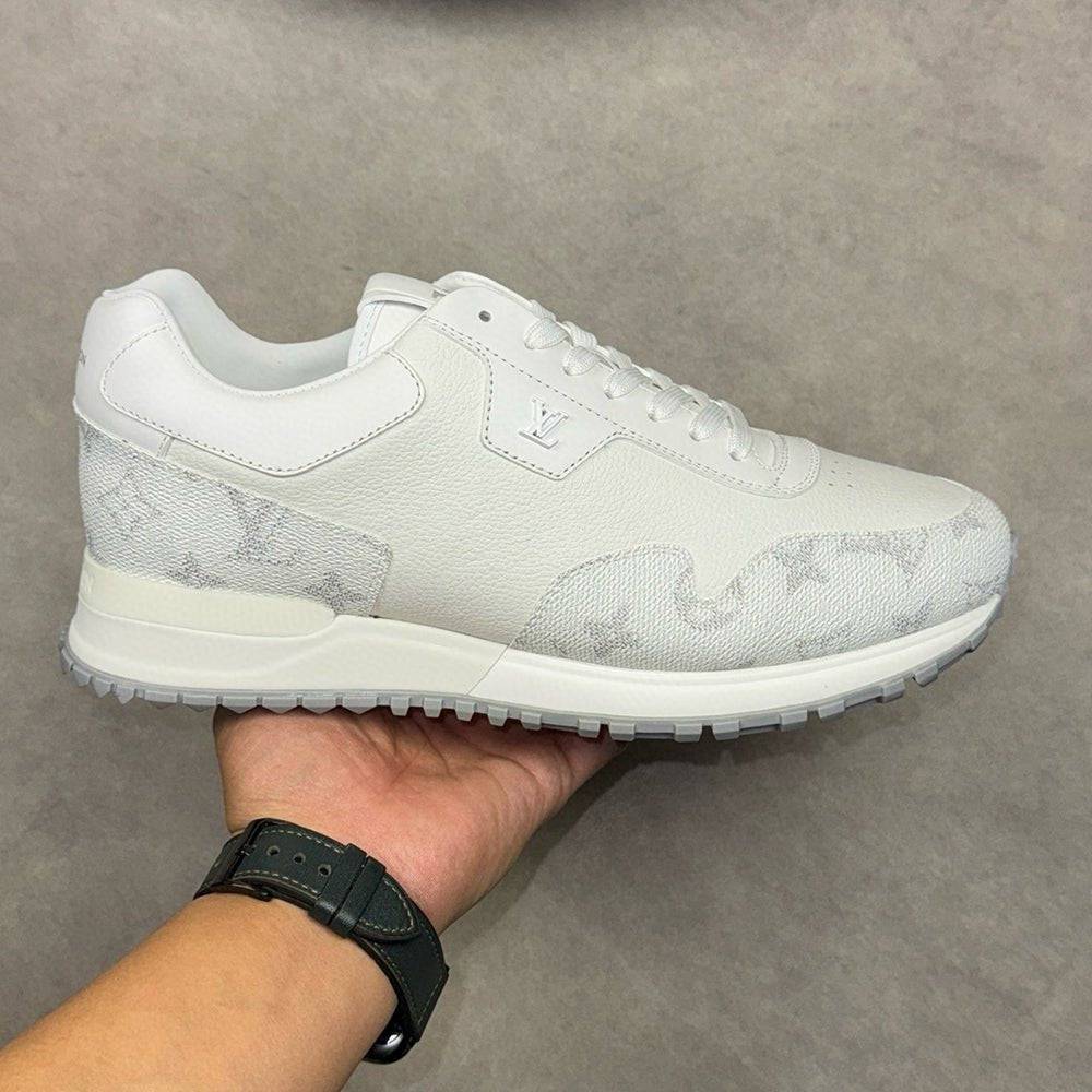 Runaway Sneaker - 24HEARTZ